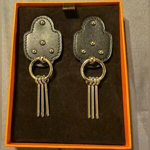 BRAND NEW Hermes Paris Carnaby Earrings 89 Noir